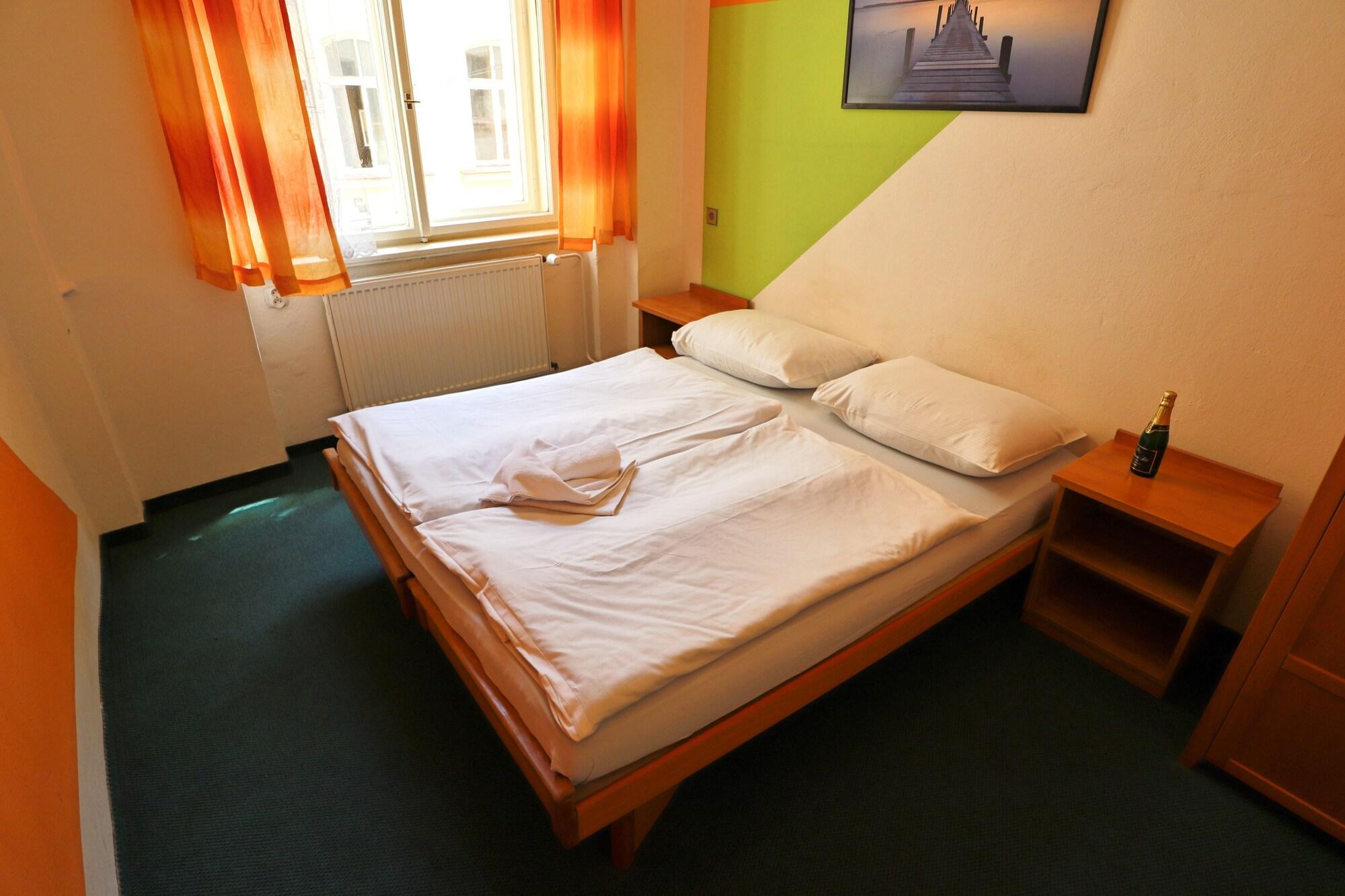 A Plus Hostel - Centrum Praha Bagian luar foto