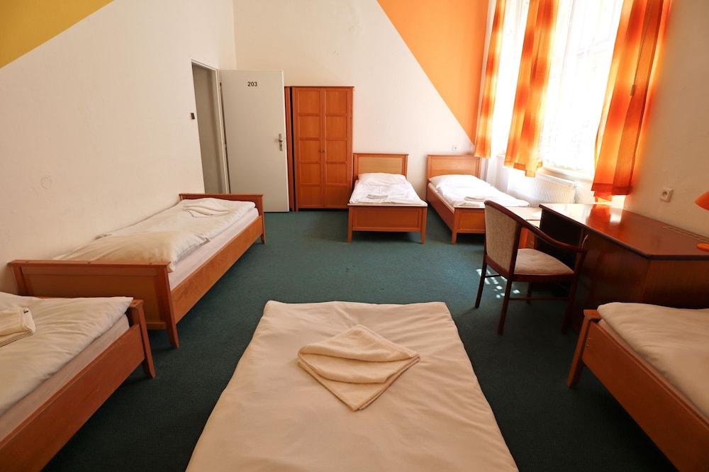 A Plus Hostel - Centrum Praha Bagian luar foto