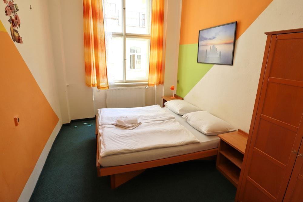 A Plus Hostel - Centrum Praha Bagian luar foto