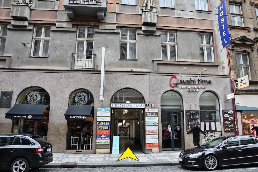 A Plus Hostel - Centrum Praha Bagian luar foto